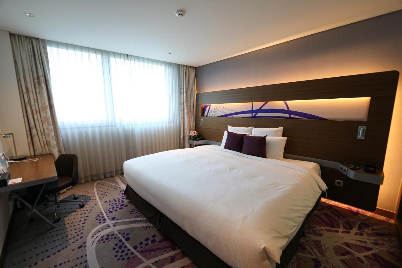 Novotel Ambassador Suwon Exterior photo