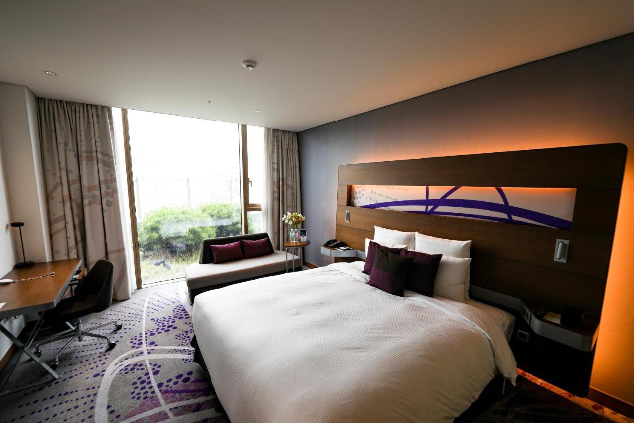 Novotel Ambassador Suwon Exterior photo