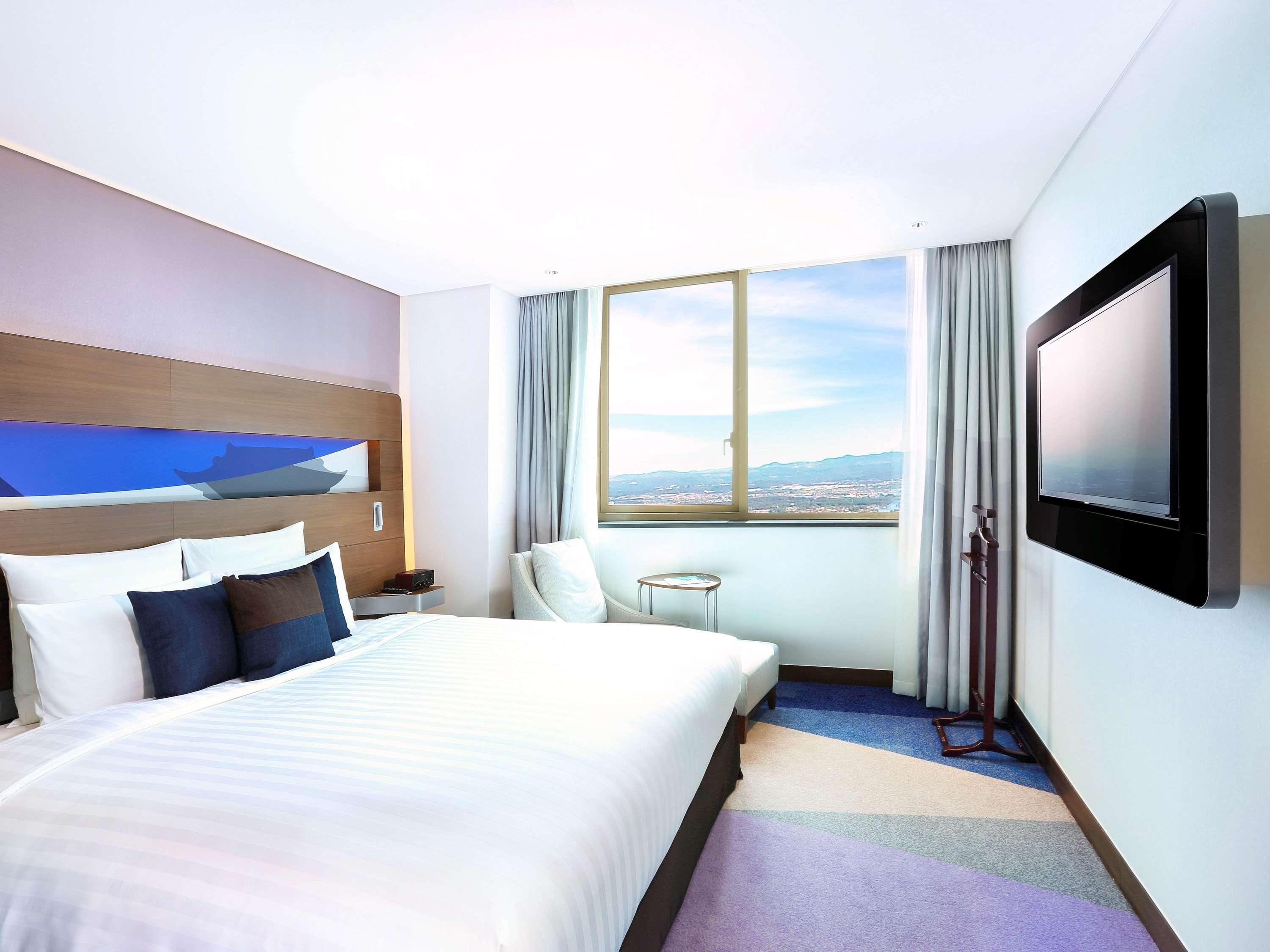 Novotel Ambassador Suwon Exterior photo