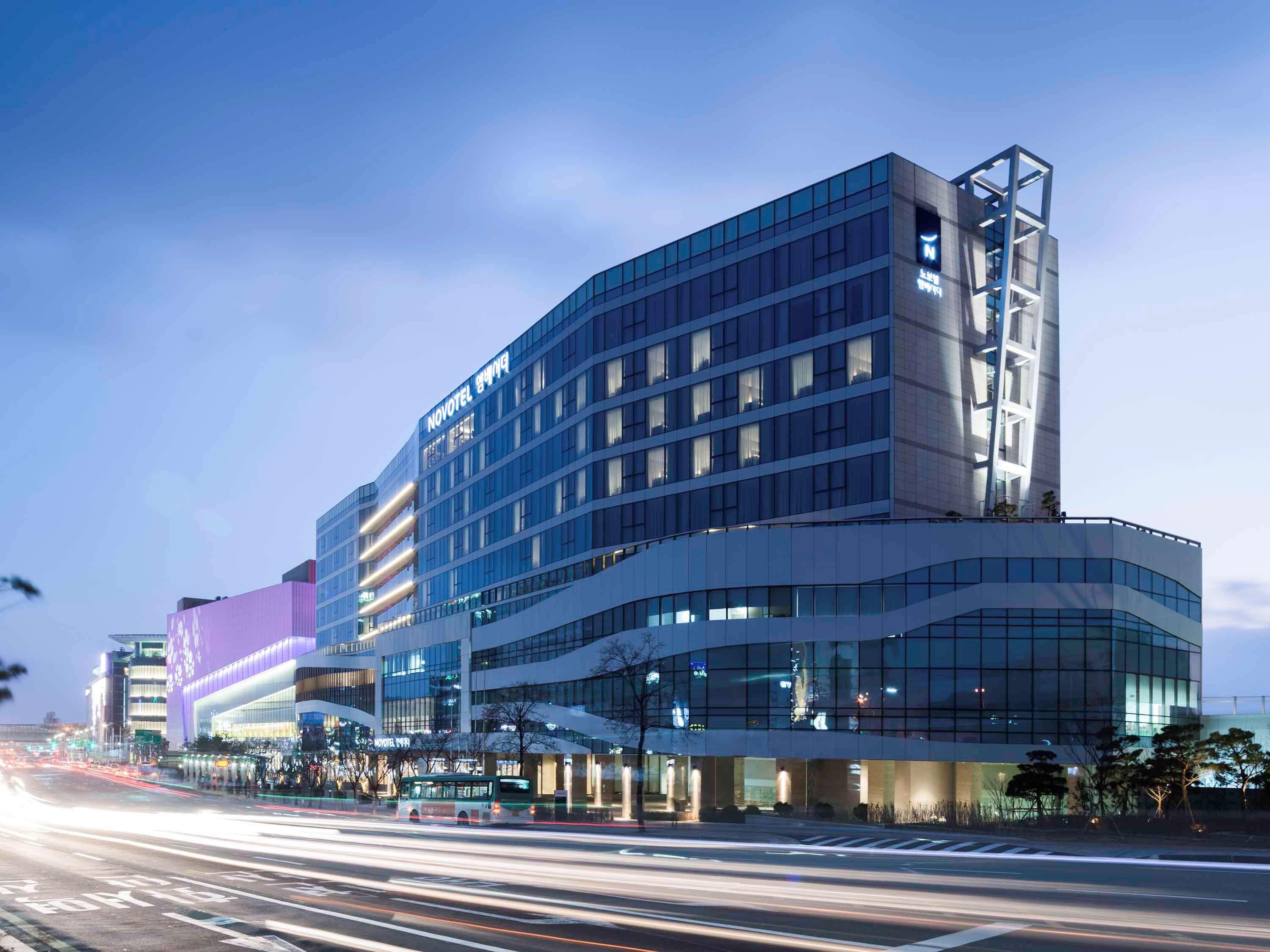 Novotel Ambassador Suwon Exterior photo