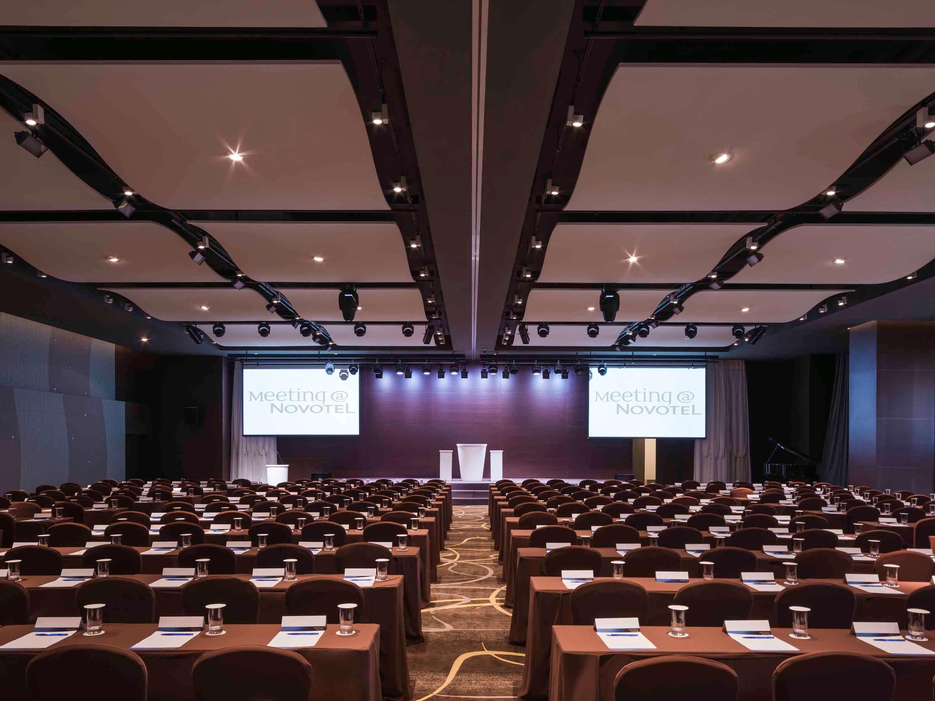 Novotel Ambassador Suwon Exterior photo