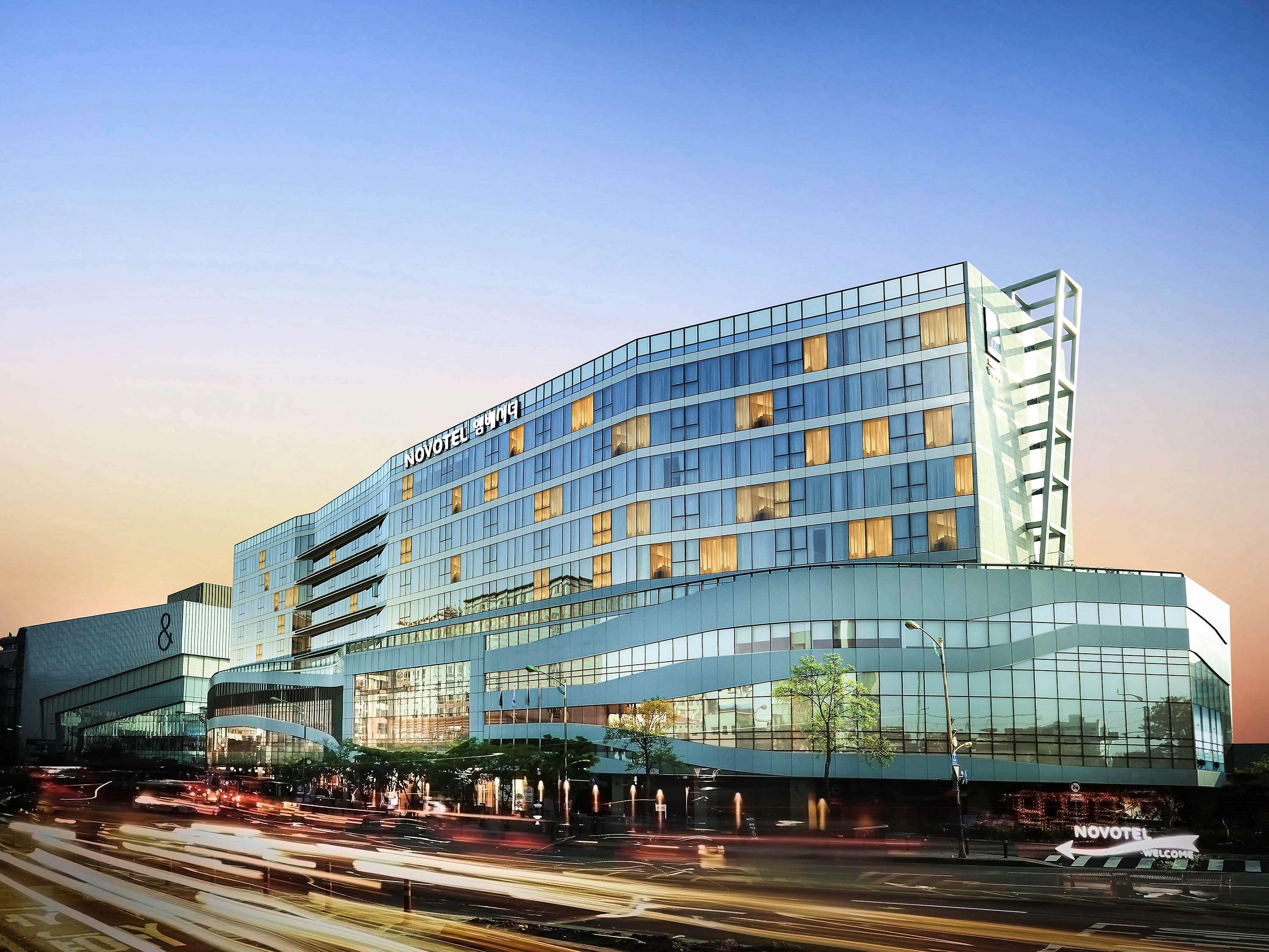Novotel Ambassador Suwon Exterior photo